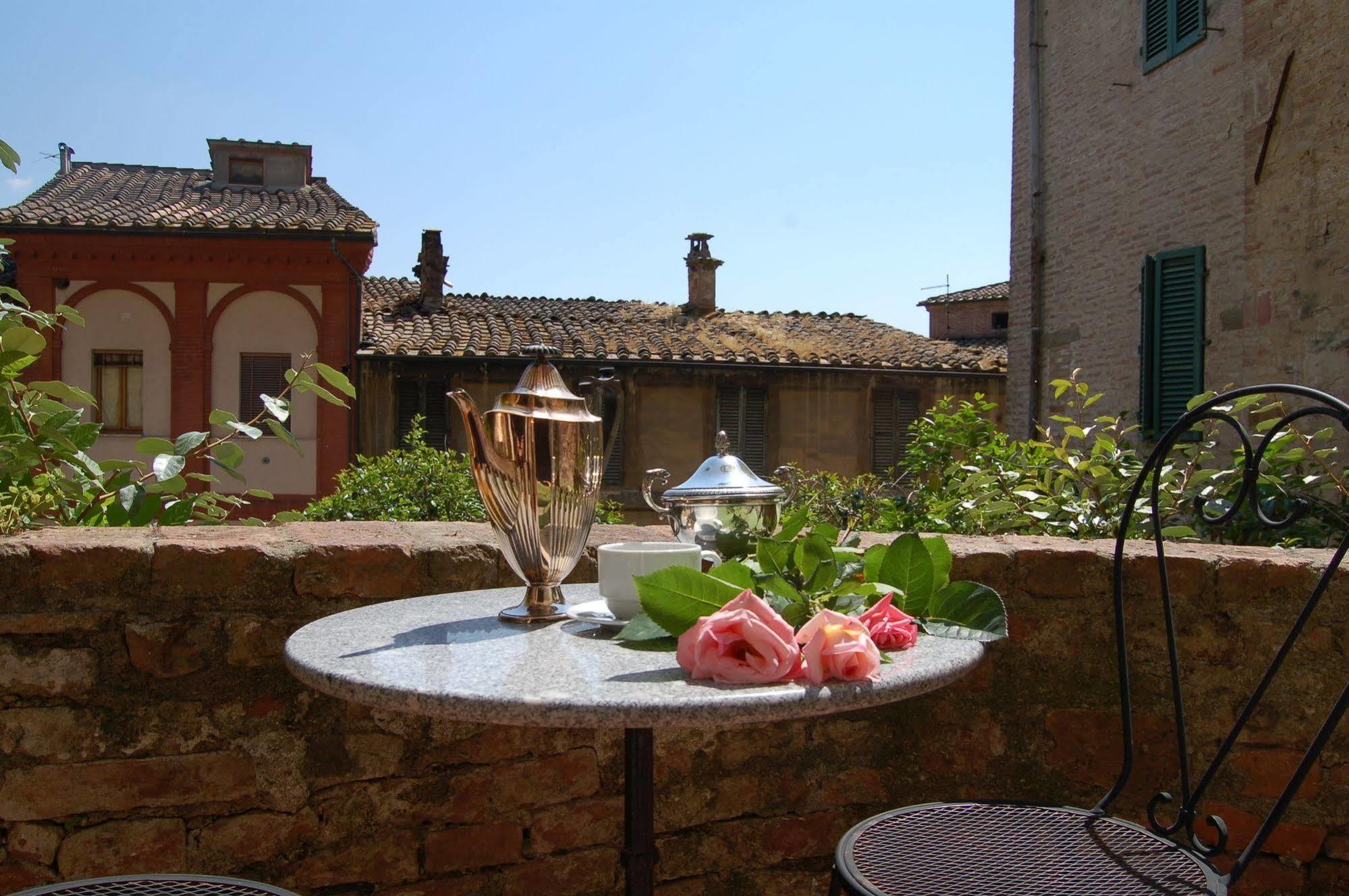 Bnb Residenza D Epoca Il Casato Siena Exterior foto